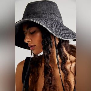NWT Free People LAKE Washed Bucket Hat, Black, OS